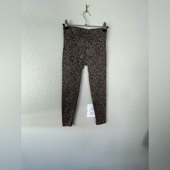 Spanx Cheetah Animal Print Legging Size XSmall 810 - Picture 3 of 3
